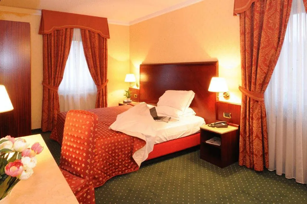 Hotel La Spia D'Italia 3*, Solferino